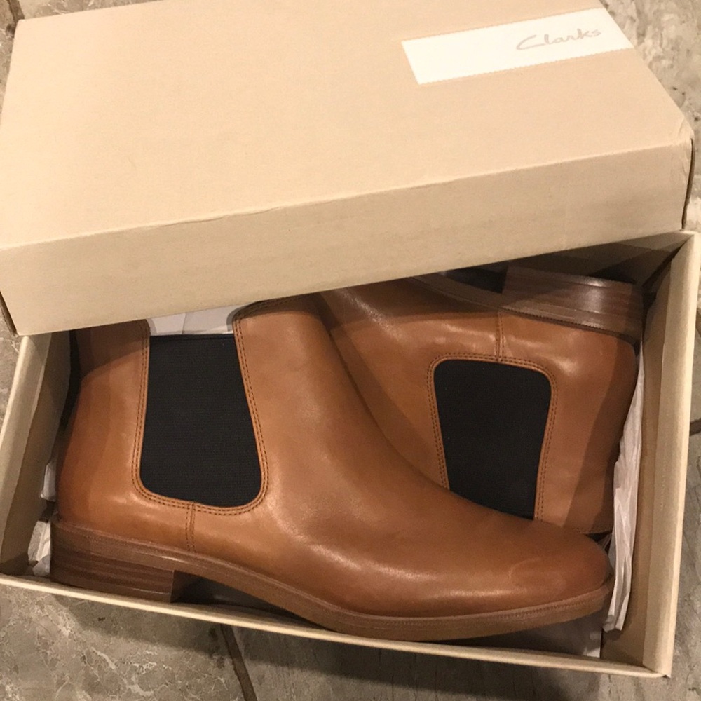 *NEW* Clark’s Tailor Shine booties.